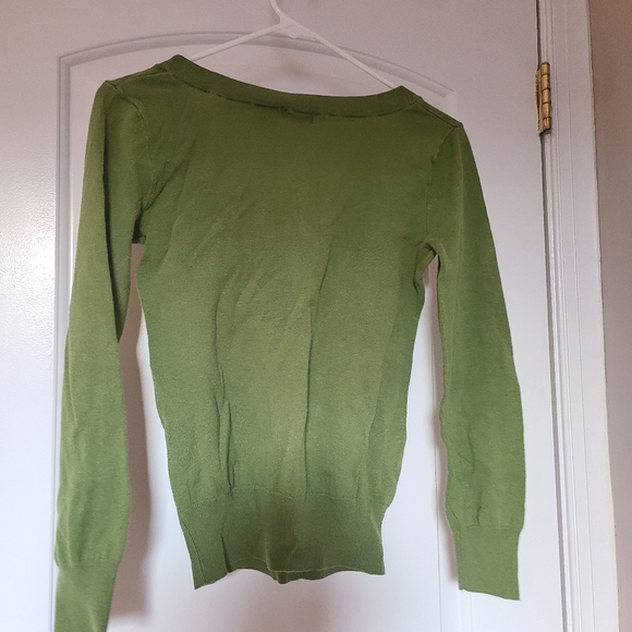 Green Sweater - Picture 2 of 3